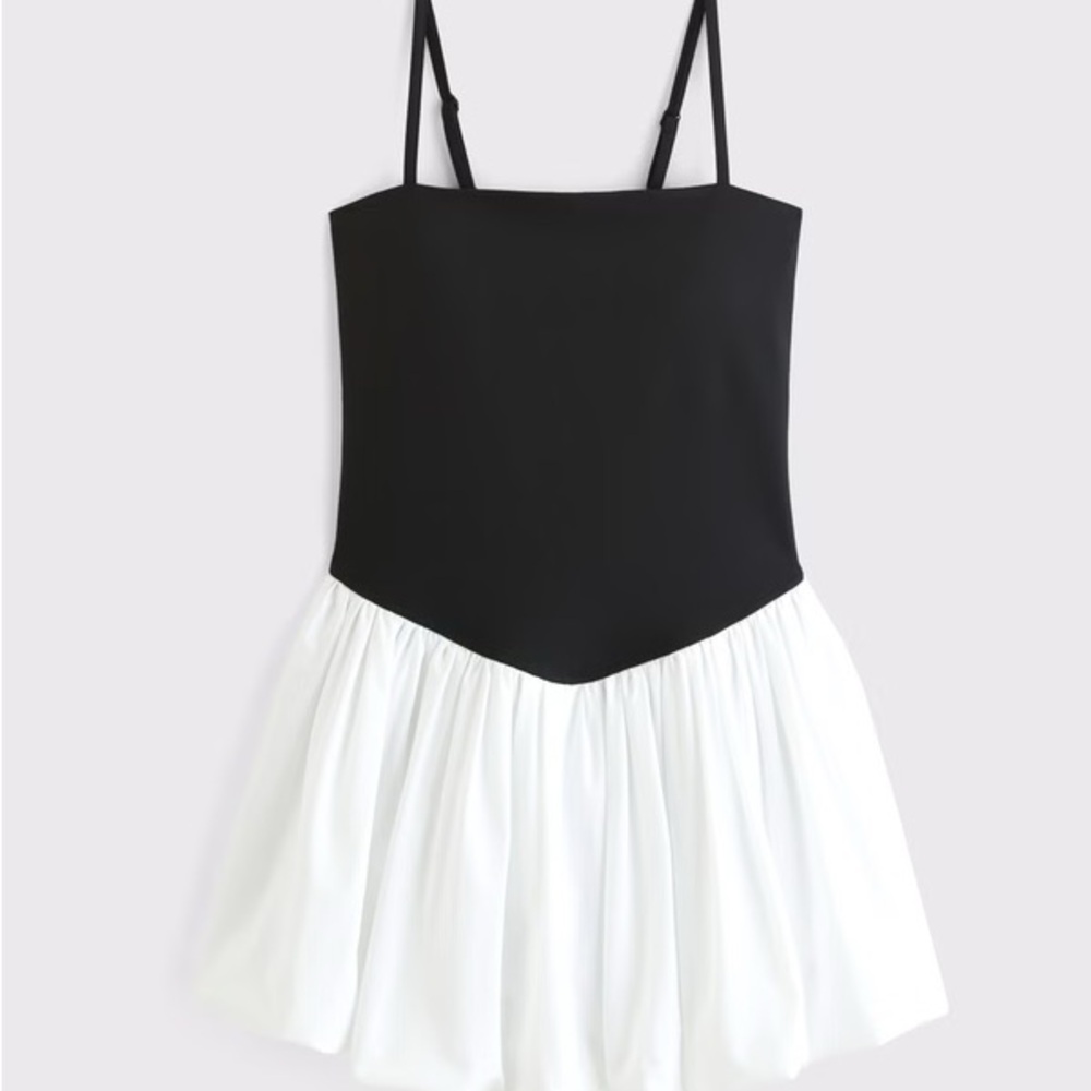 NWT YPB sculptLUX Bubble Hem Mini Dress Size Medium Blk/White